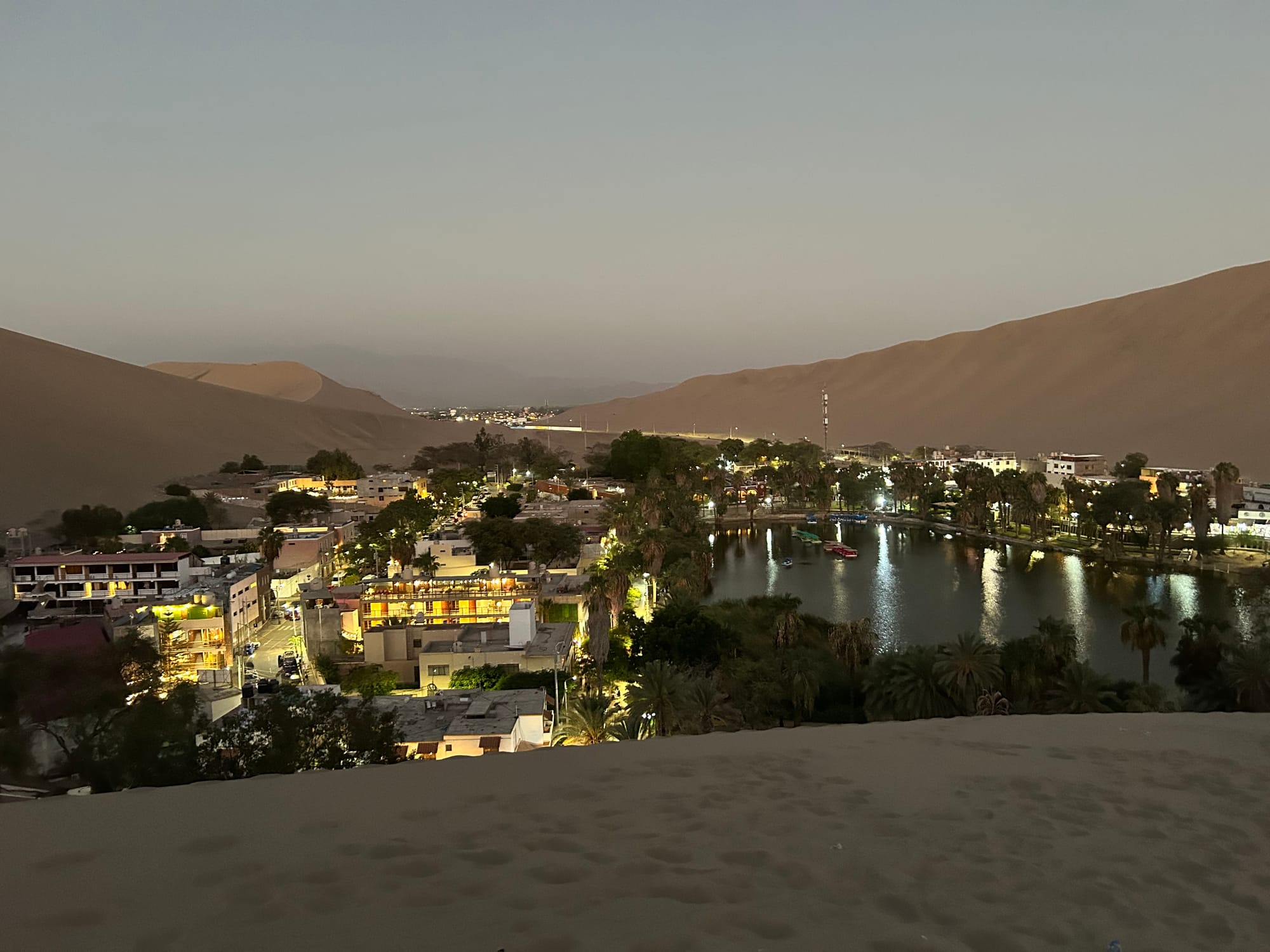 Huacachina, Paracas y Lima